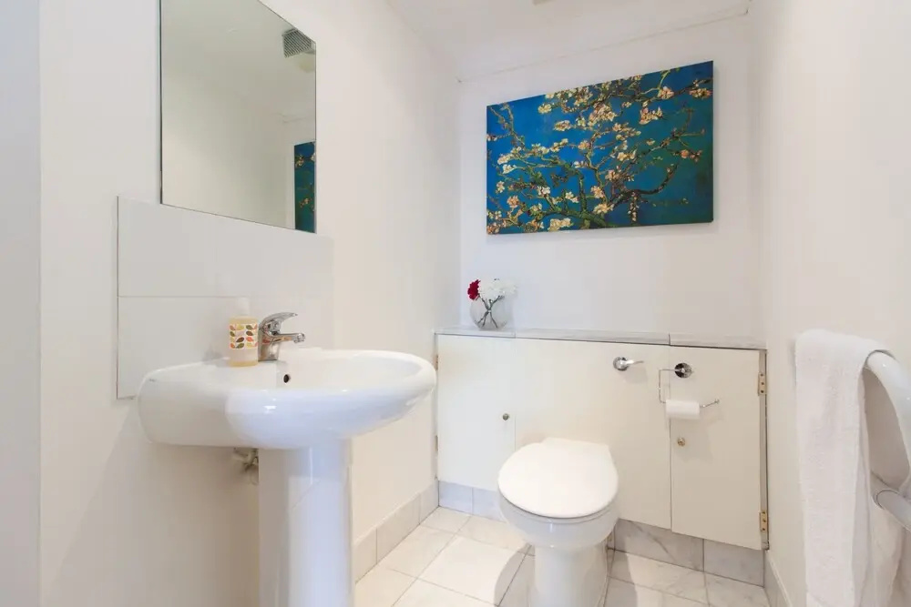 Canary Wharf Luxury River view apartment