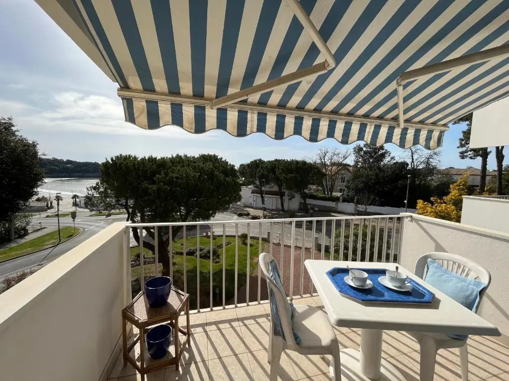 Appartement Saint-Palais-sur-Mer, 1 pièce, 2 personnes - FR-1-539-35