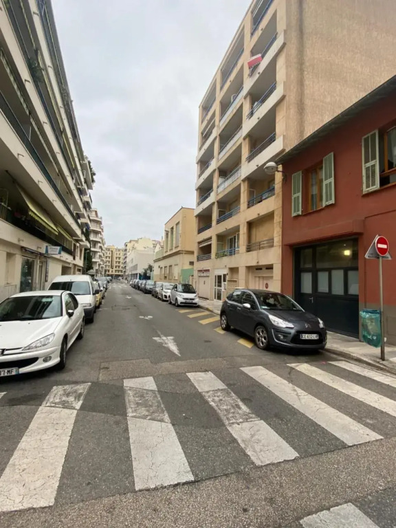 T1 récent, 200m plage, Clim, internet