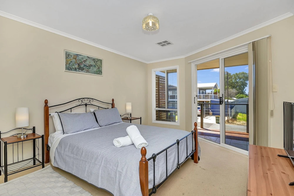 Green Reef Beach House - Aldinga Beach - C21 SouthCoast Holidays