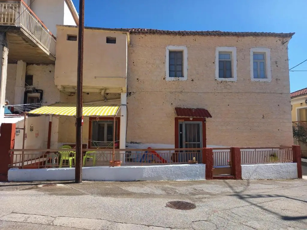 Effis apartment KAMARA curved house