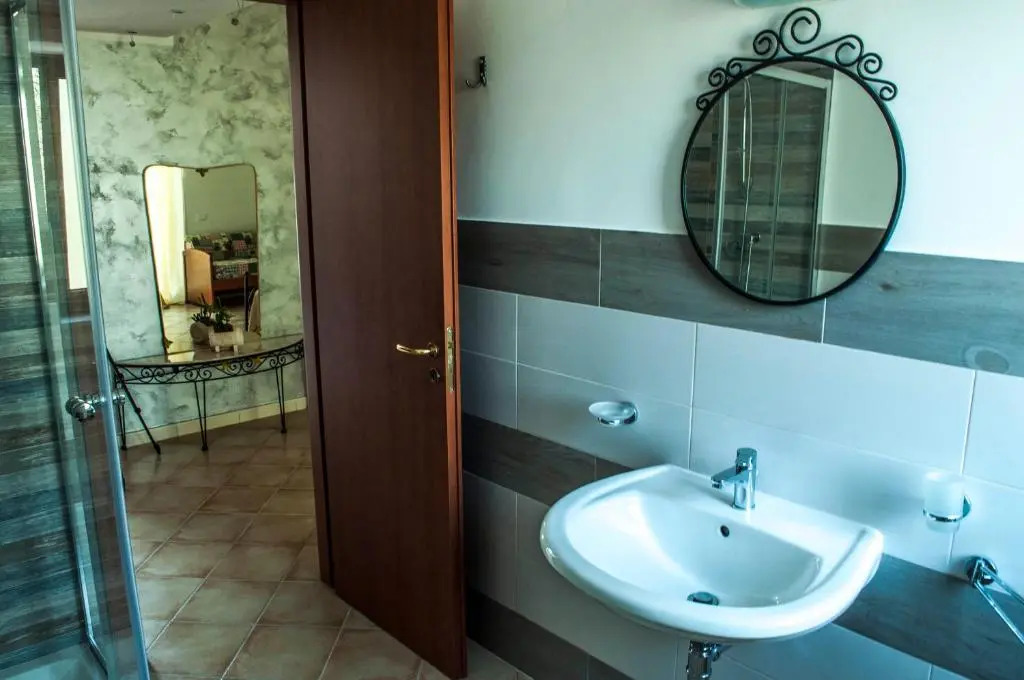 LEremo Country House