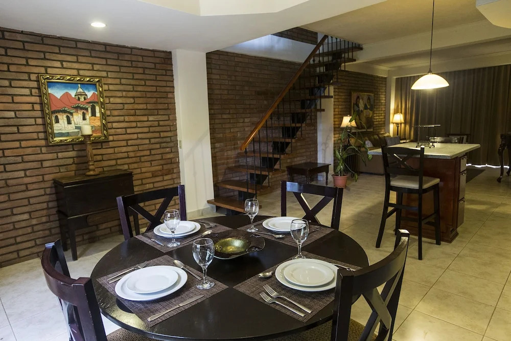 Altos de Fontana by Macondo Collection