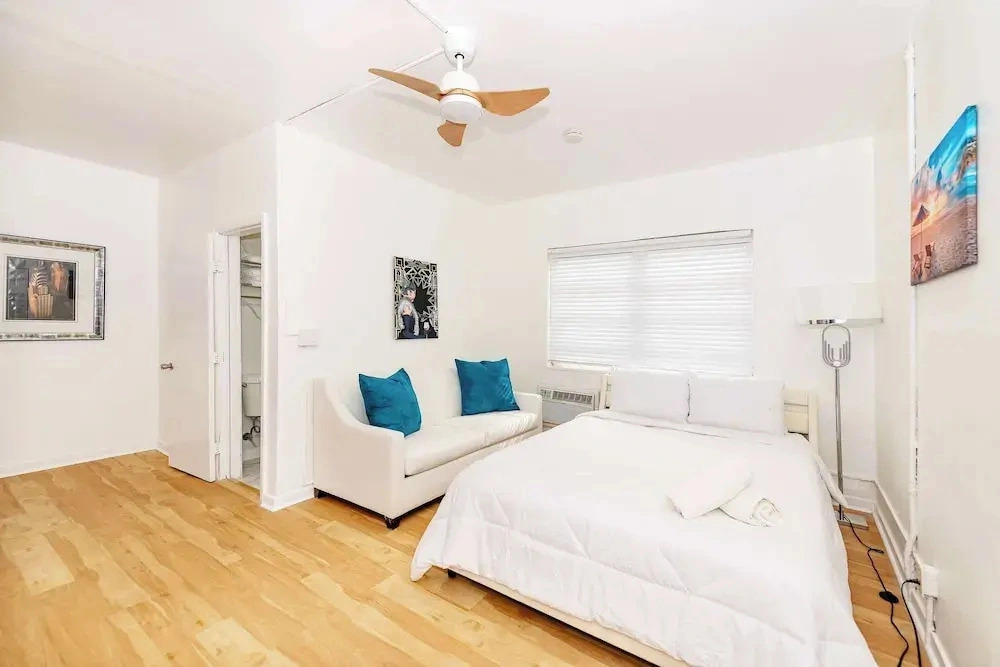 Sunny 2BR Miami Beach Apartment, Perfect Location