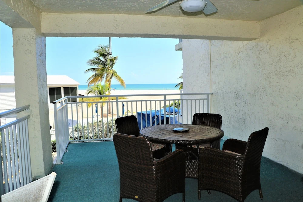 Jamaica Royale 203 Updated With A View! 2 Bedroom Condo