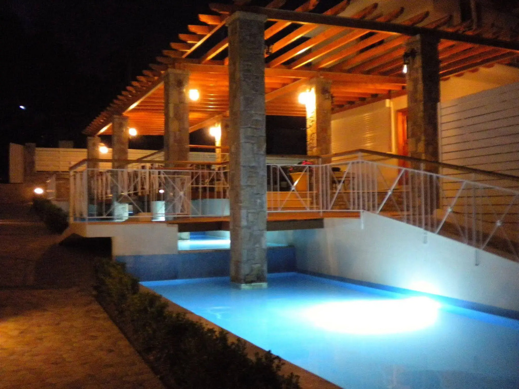 Neda Hotel
