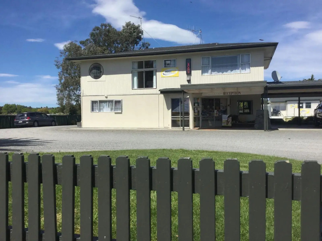 Thornton Lodge Motel