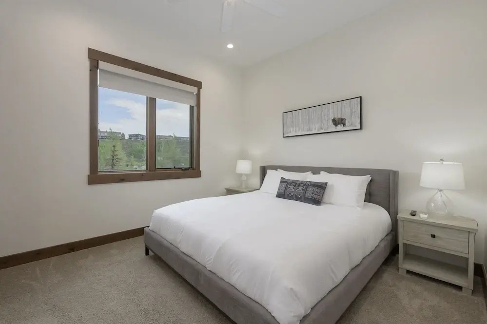90 Hay Meadow 4 Bedroom Townhouse by RedAwning