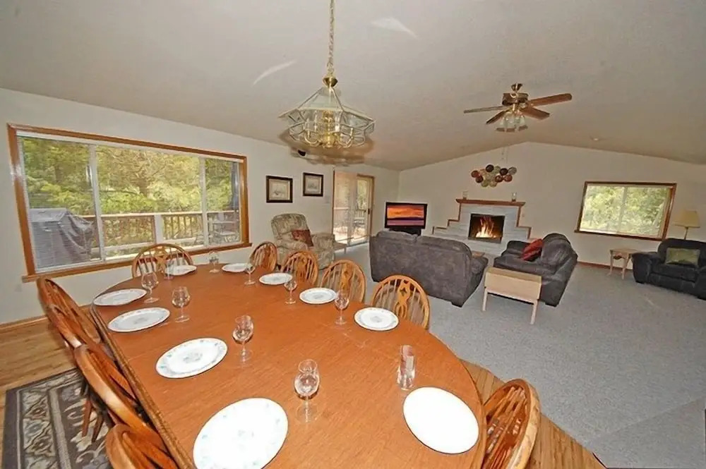 1801 Jicarilla Drive 4 Bedroom Home by RedAwning