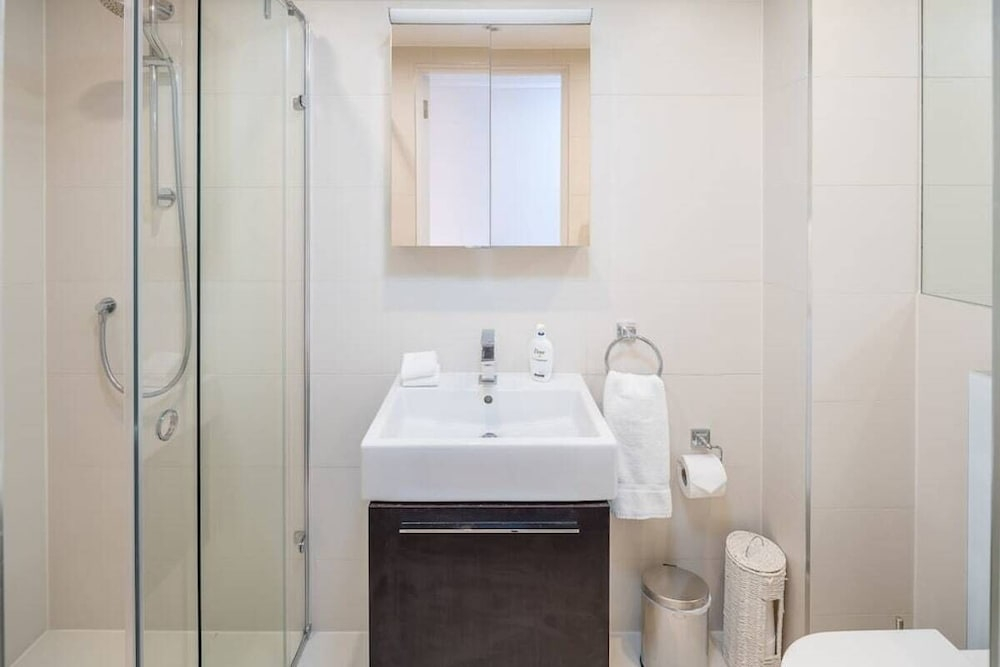 Beautiful Spacious 3 bed 2 Bath in Earl's Court