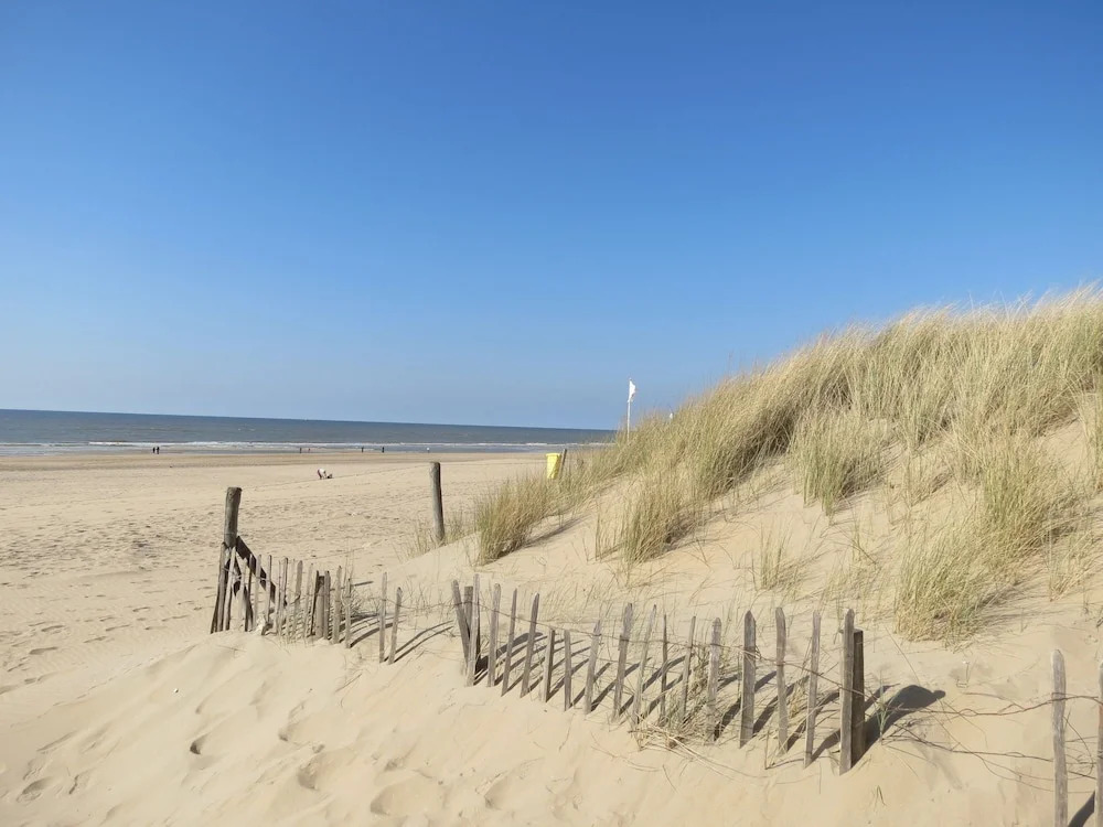 A Detached Holiday Home on the Edge of a Spaciously Designed Holiday Park