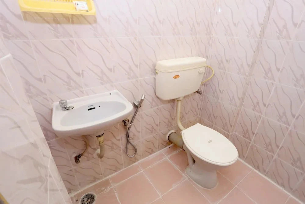 Gamas Centre by OYO Rooms