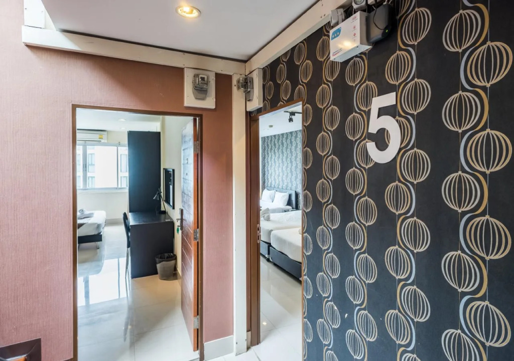 StayAt Bedever Bangkok Hotel