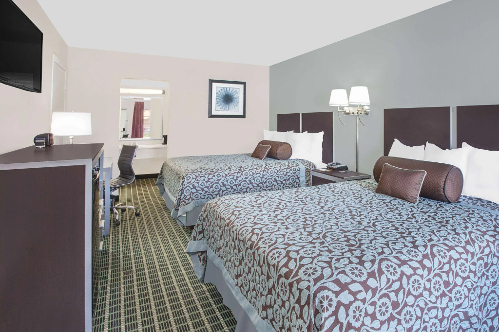 Days Inn by Wyndham Market Center Dallas Love Field