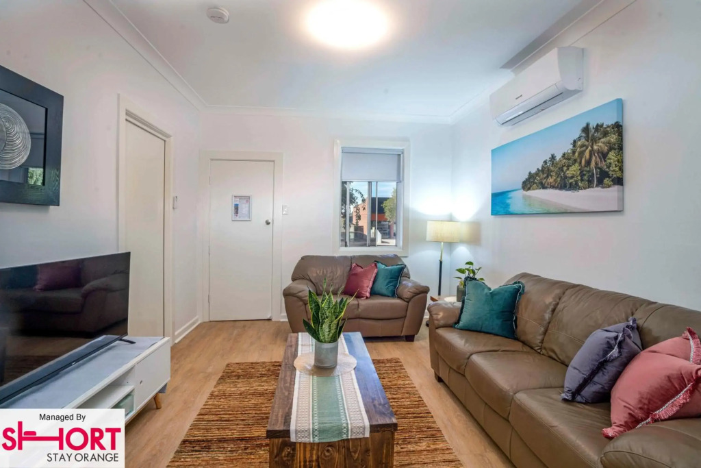 Bright, Cosy Cottage near CBD- Free wifi, Netflix and Disney Plus