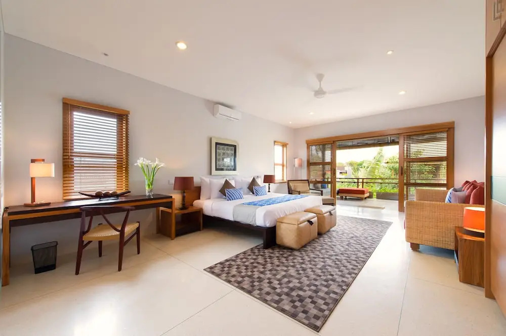 Villa 5 Br - 2 min Walk From Kudeta