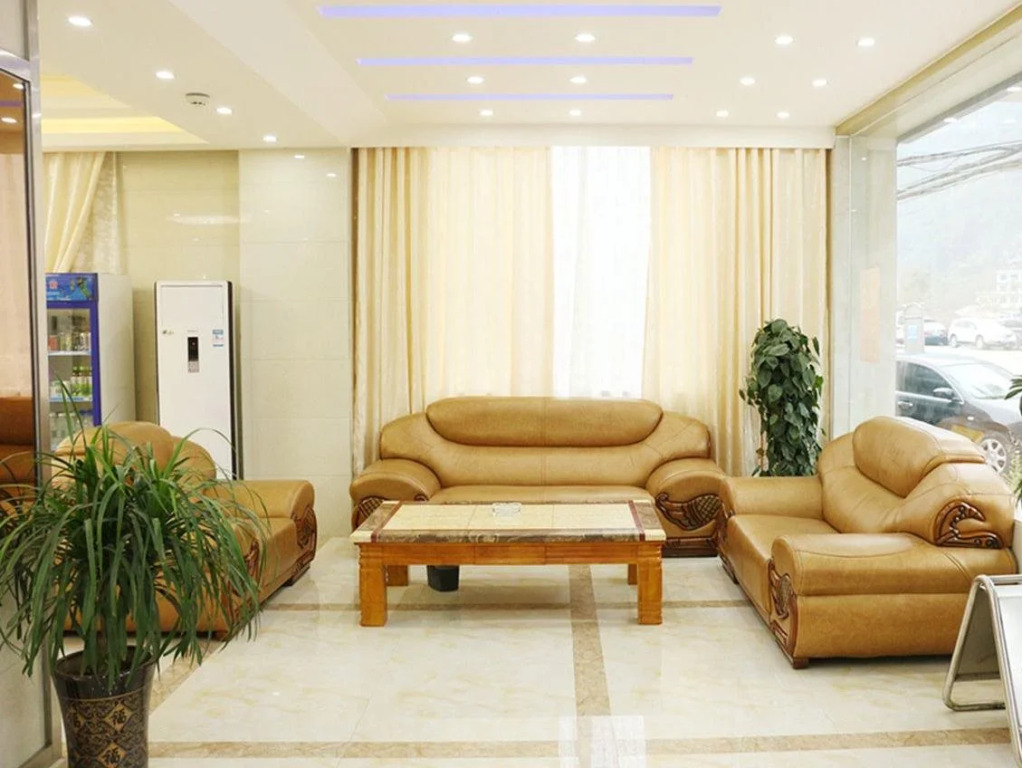 Huajun Hotel