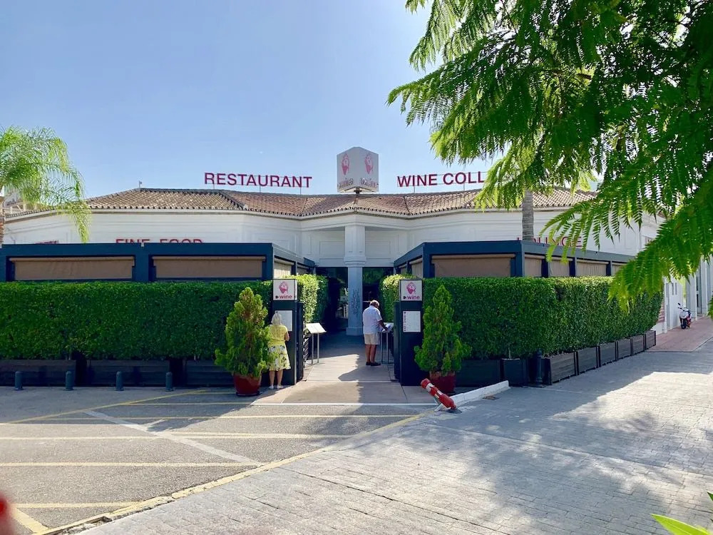 TGS & RUMEX Suites Banus