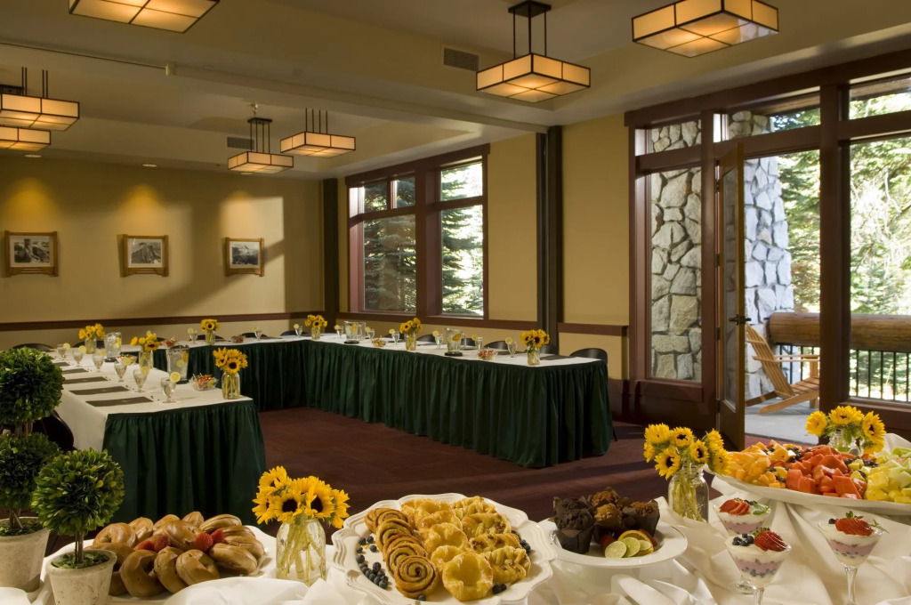 Wuksachi Lodge
