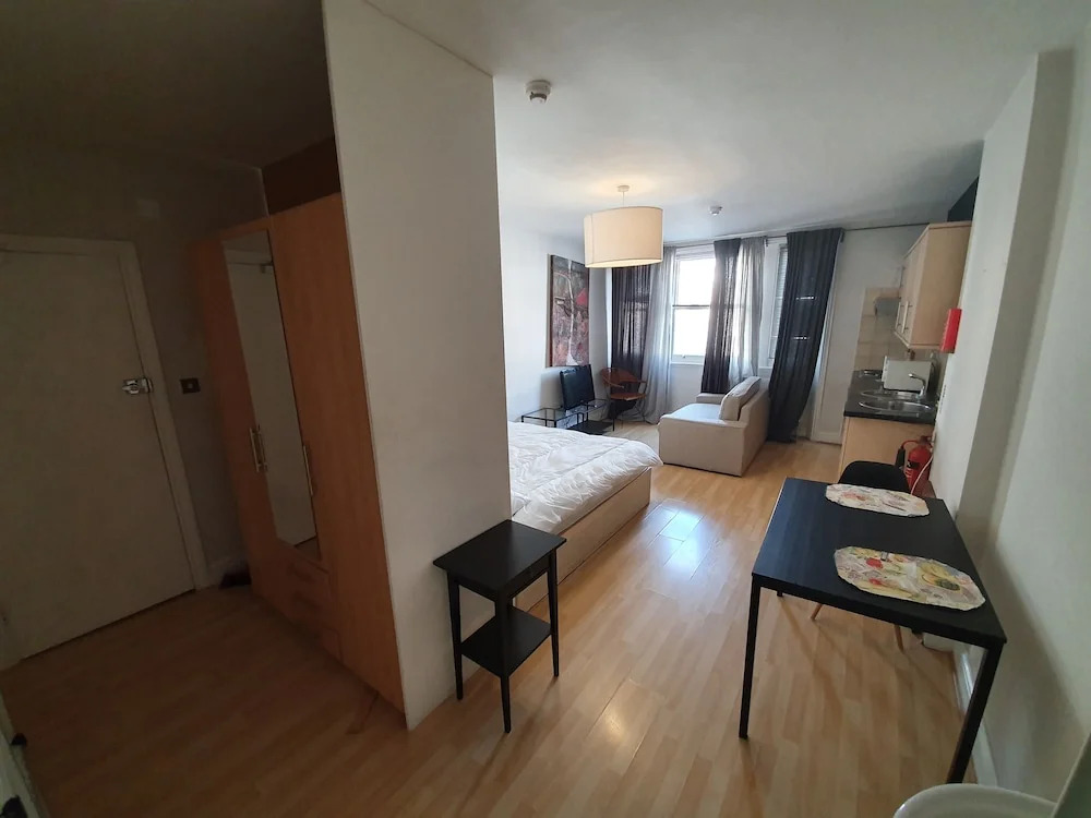 Studio Apartment in South Kensington 9