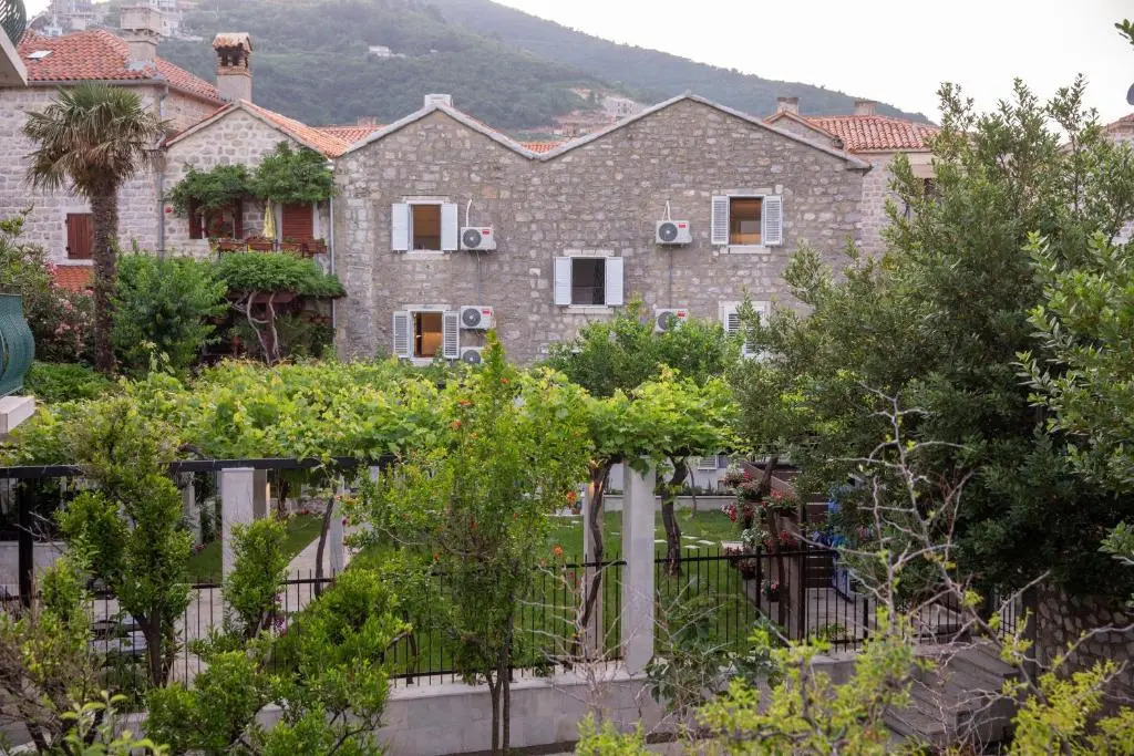 Apartments Trifunovic Old Town