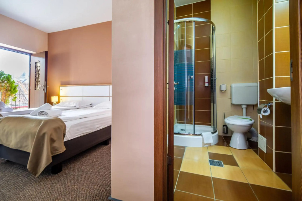 Long Street Hotel