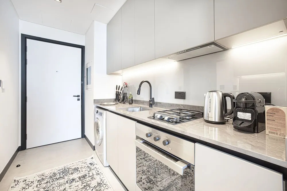 Waves - The Suite Dubai Luxury Studio Waterfront Living