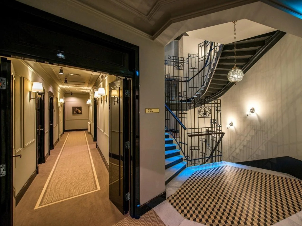 Astoria Hotel