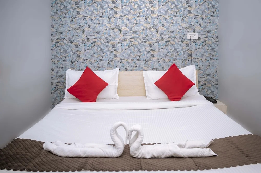 Town & Country Inn By OYO Rooms