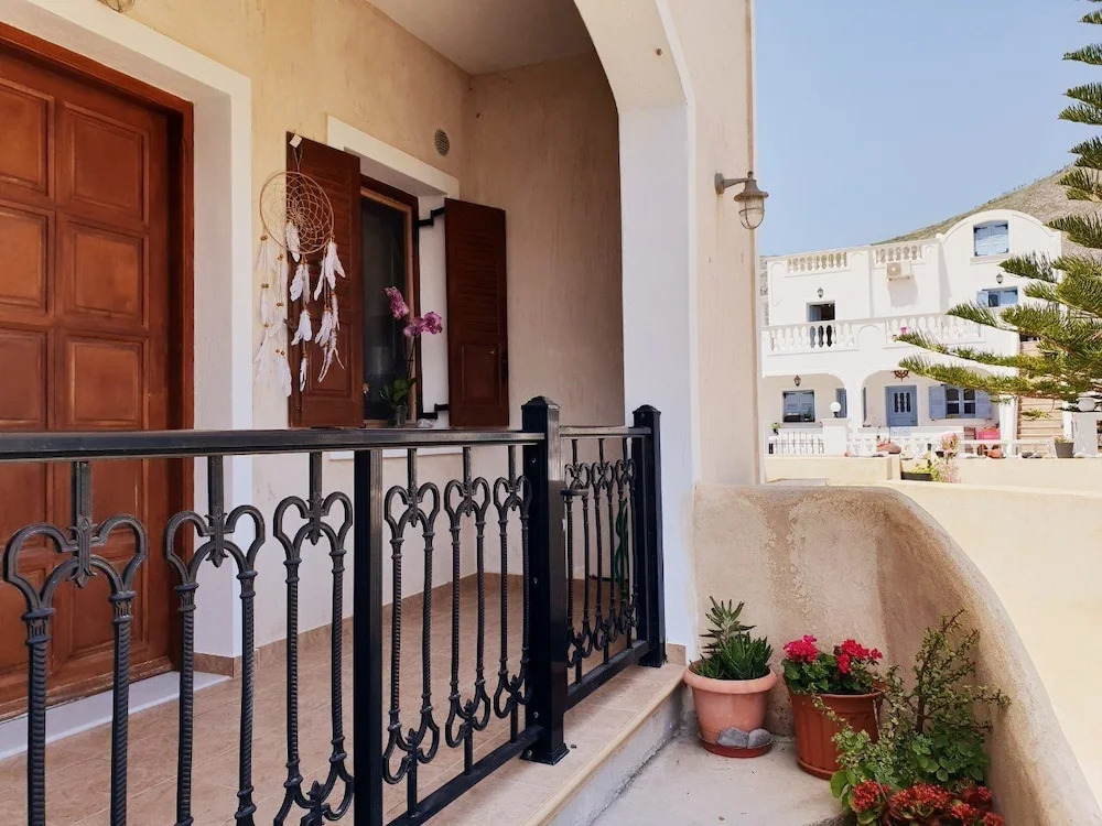 Villa Perissa Thira