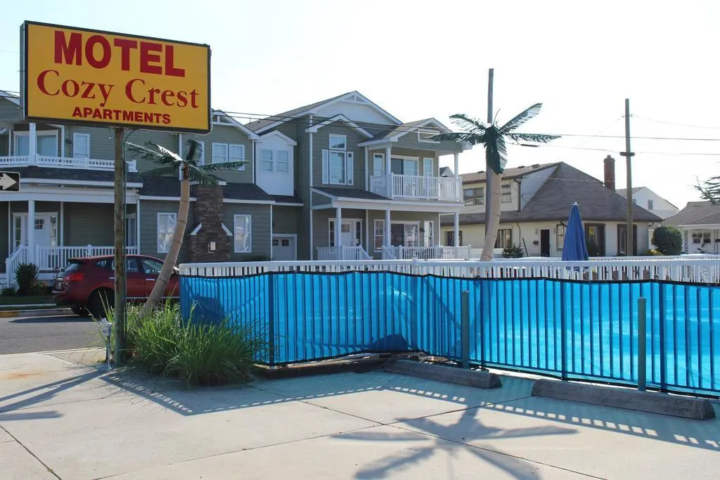 Cozy Crest Motel