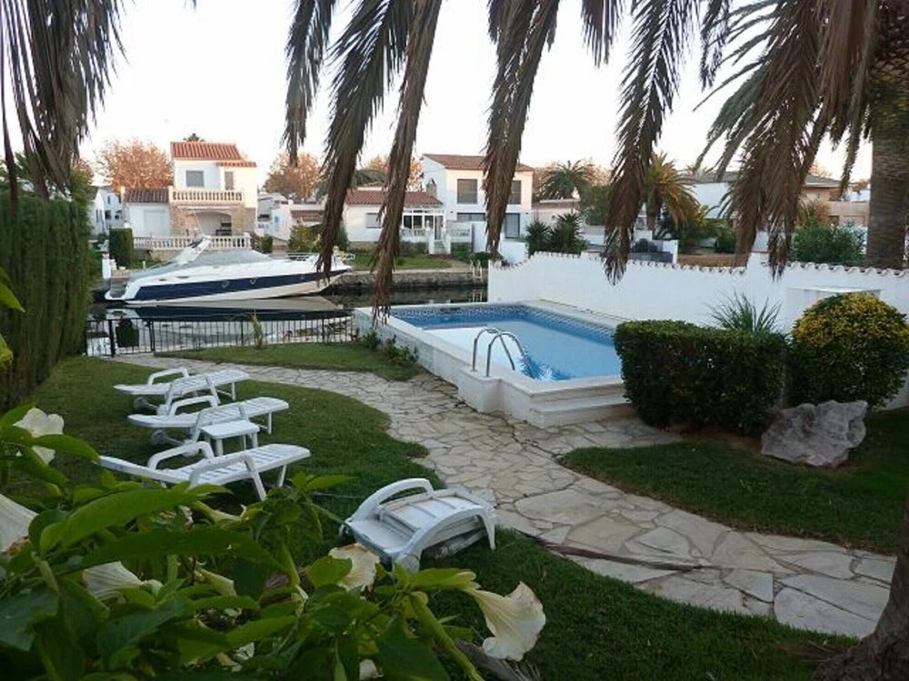 346-casa al Canal,amarre Privado y Piscina
