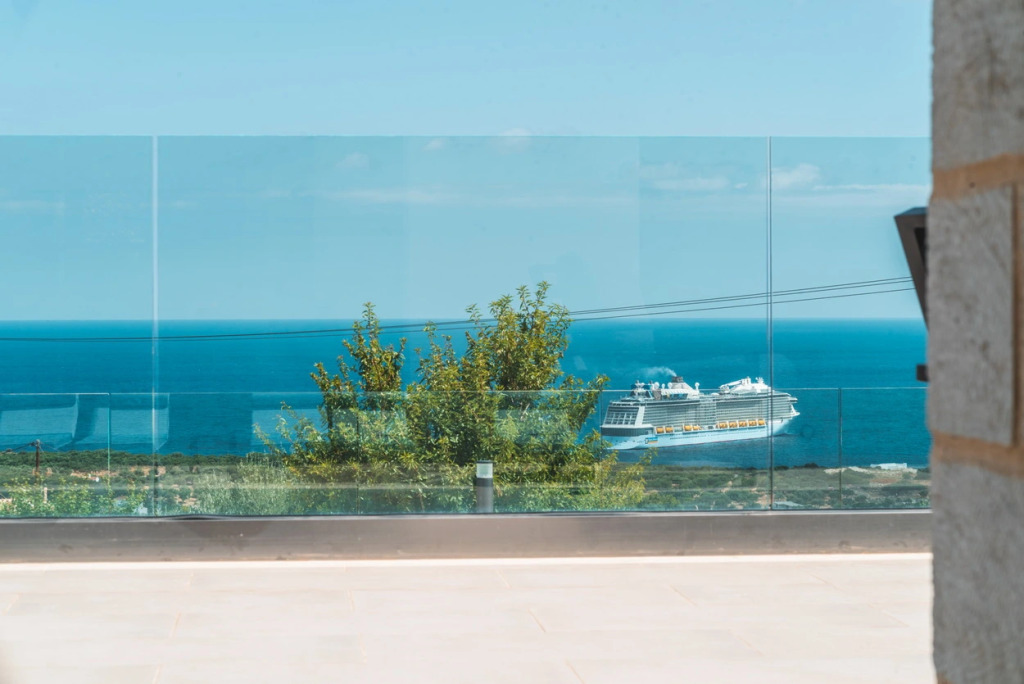 Brand new Luxury Villa With Private Heated Pool