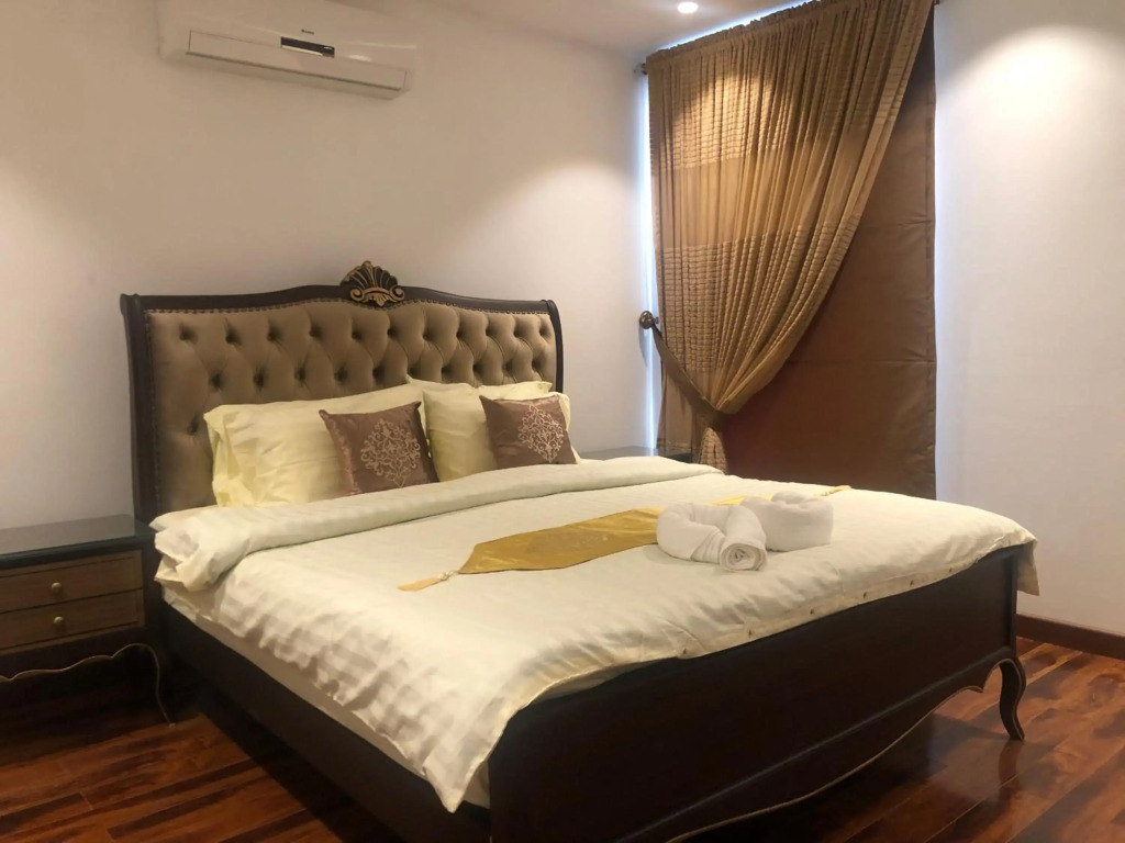 Royal Two Bed Luxury Apartment Gulberg
