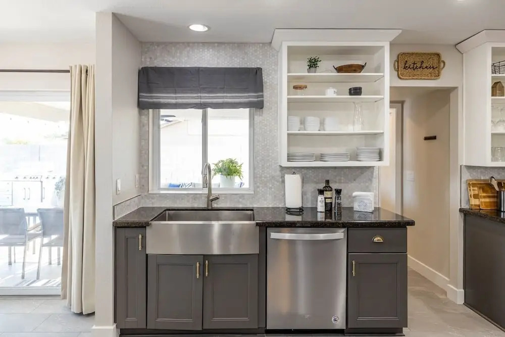 Scottsdale Waltann 3 Bedroom Home by RedAwning