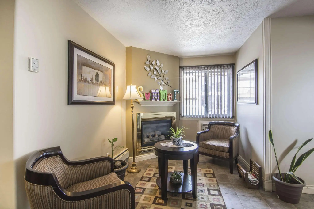 Econo Lodge Inn & Suites High Level
