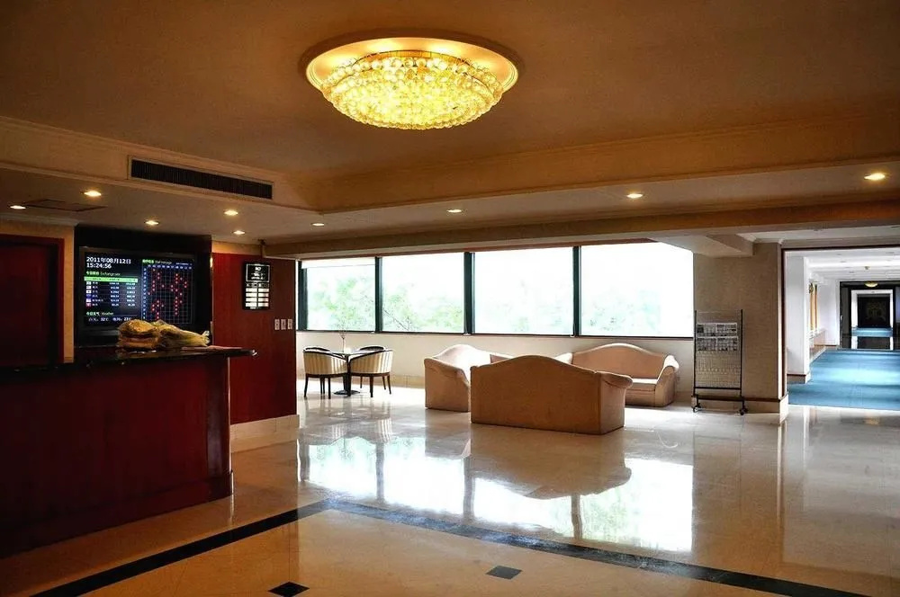 Longtou Hotel