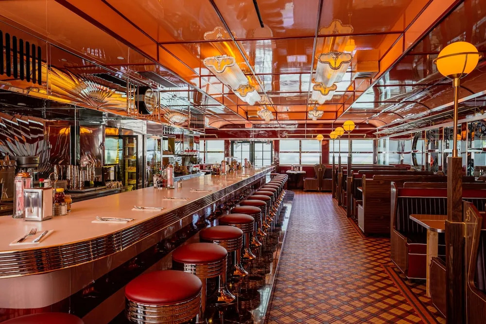 Lafayette Hotel & Club