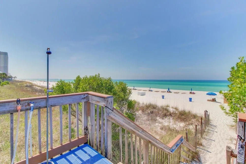 Aqua Vista Condominiums