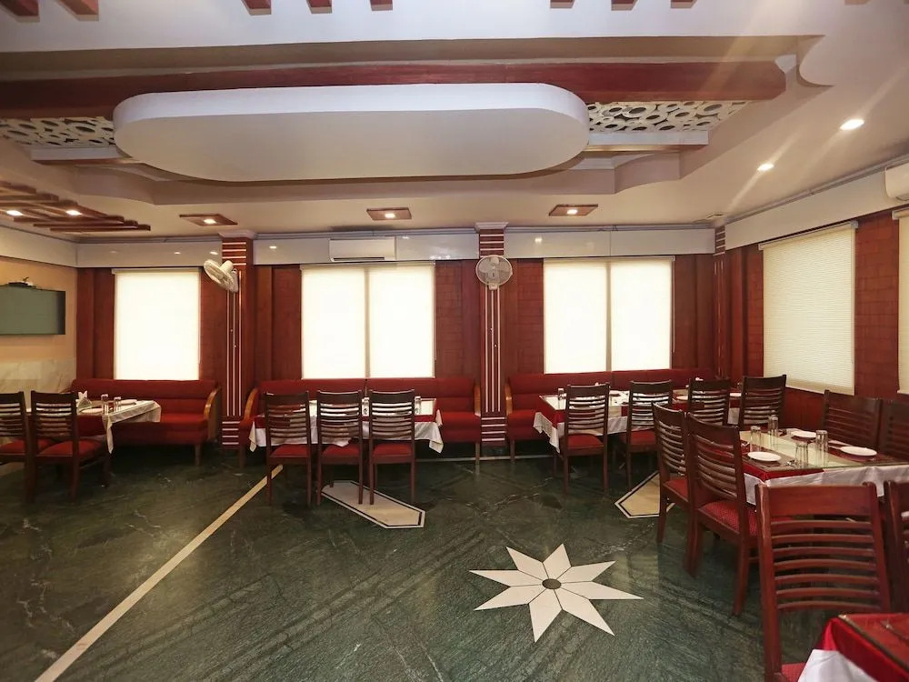 OYO 9537 Hotel Park Grace