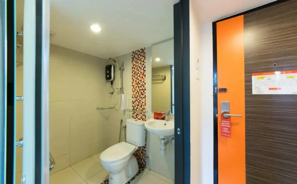 Signature Hotel @ Little India by OYO Rooms