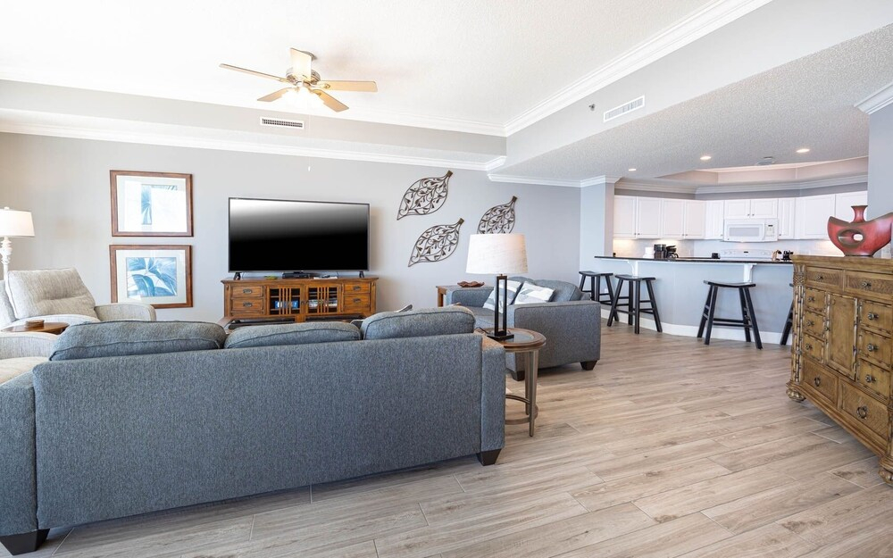 Phoenix West 1806 3 Bedroom Condo