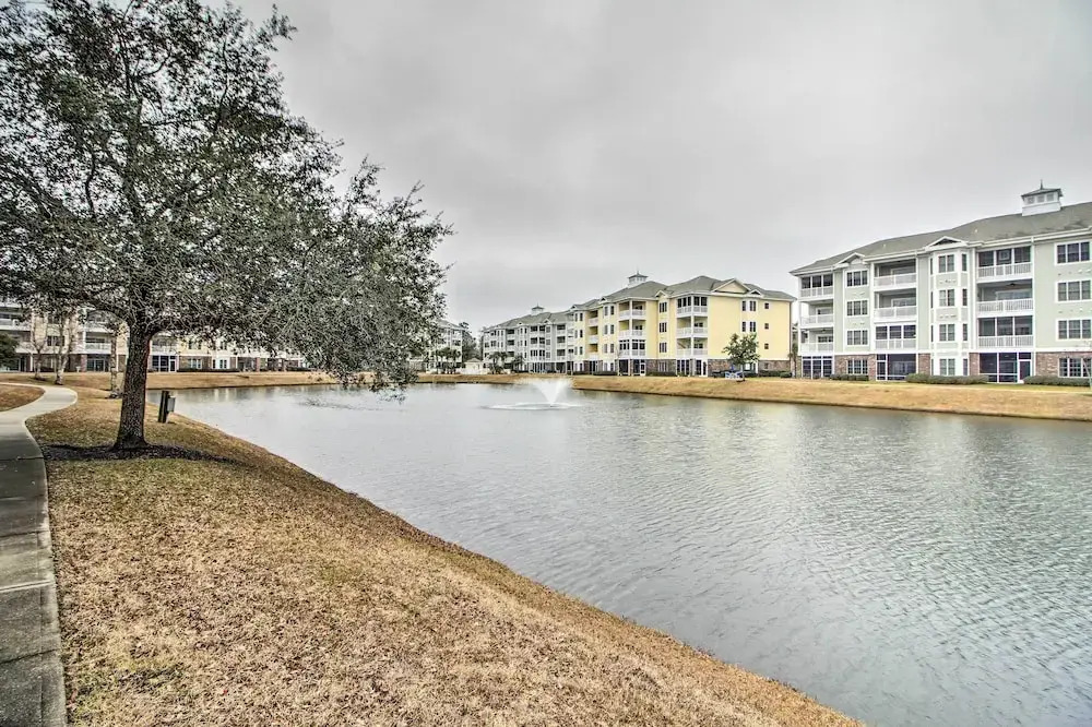3 Mi to Ocean: Myrtle Beach Condo w/ Pool Access!