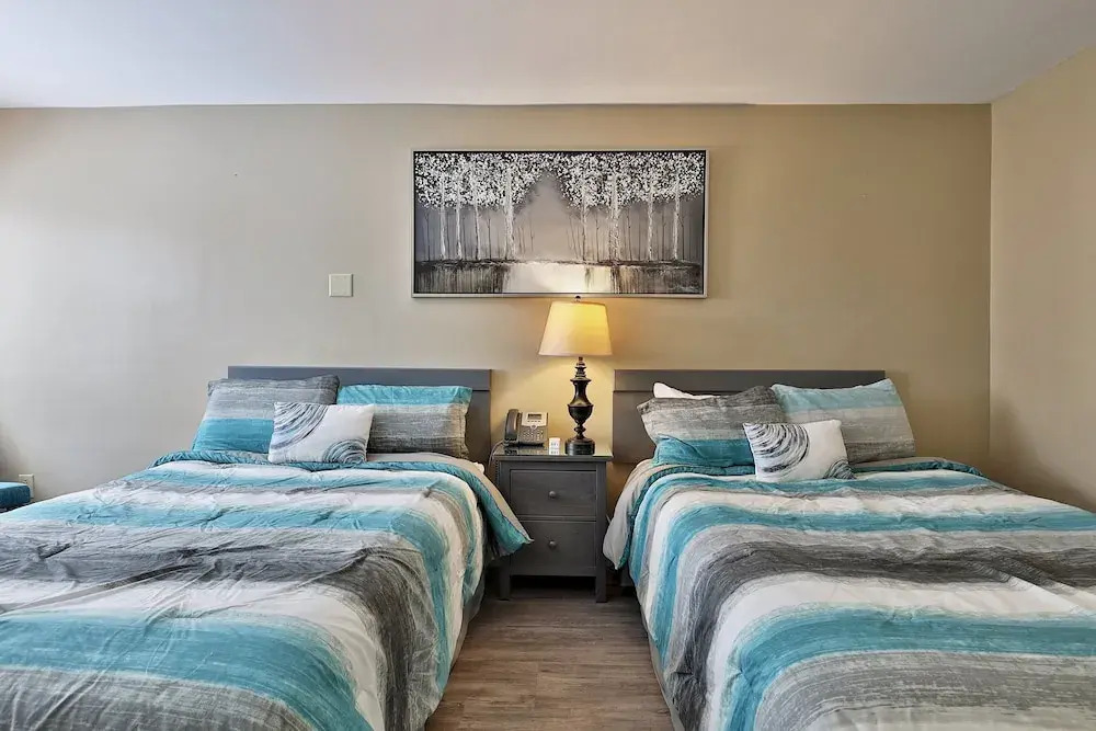 Your Perfect Getaway Renovated and Beautifully Decorated Hotel Room Studio