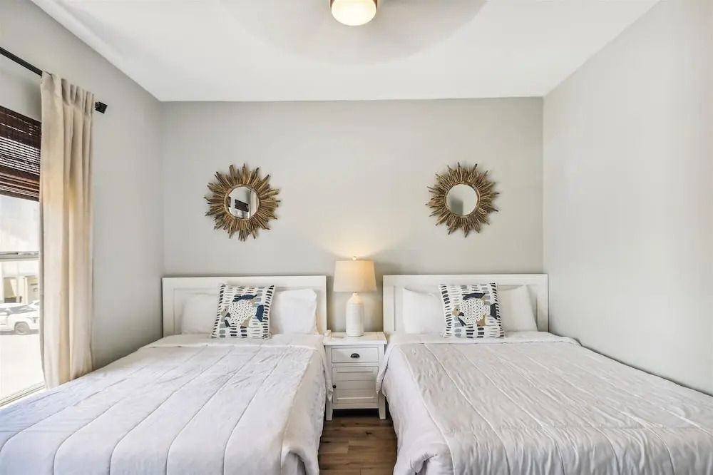 SPC 9232 is a Beautiful recently upgraded 2 BR with Free Beach Service by RedAwning