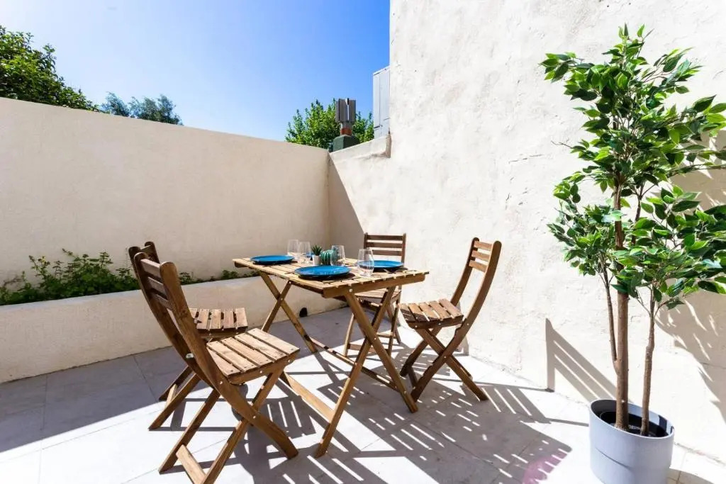 MaxBnb - CLIMATISÉ - Grand Studio 37m2 & terrasse 30m2 - Est