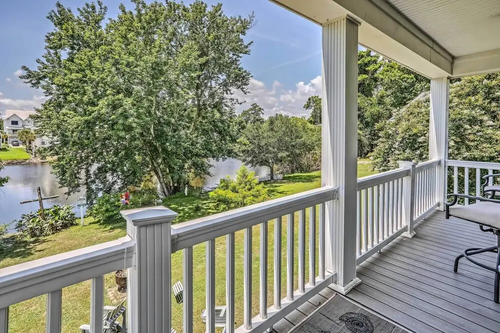Family Beach Home; Walk to N Litchfield Beach