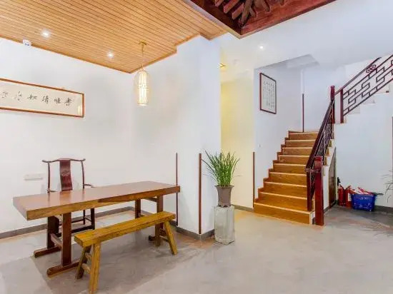 Yuliang Old Town Inn