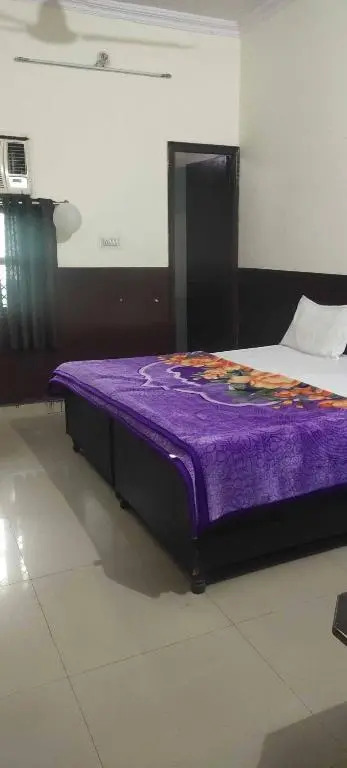 SPOT ON 93266 Sunrise Hotel