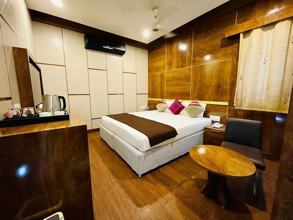 B8 Hotel